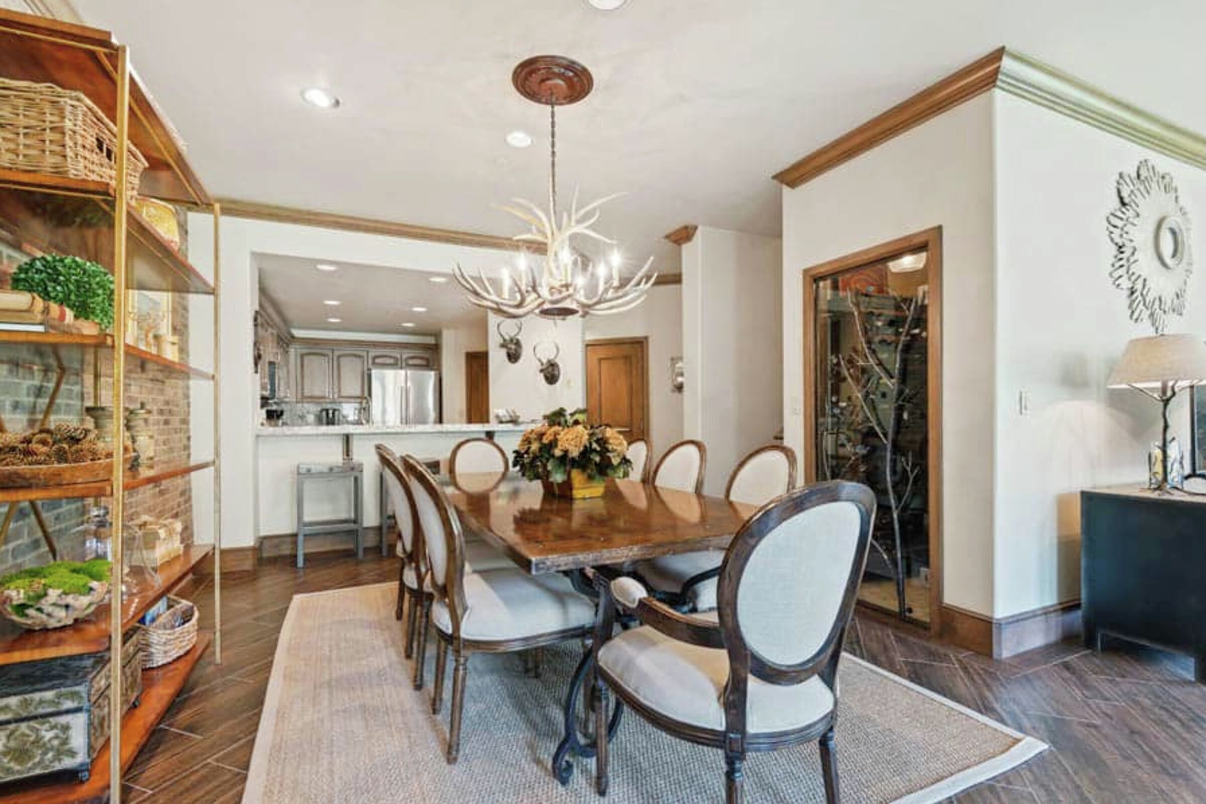 #212 - Dining Area