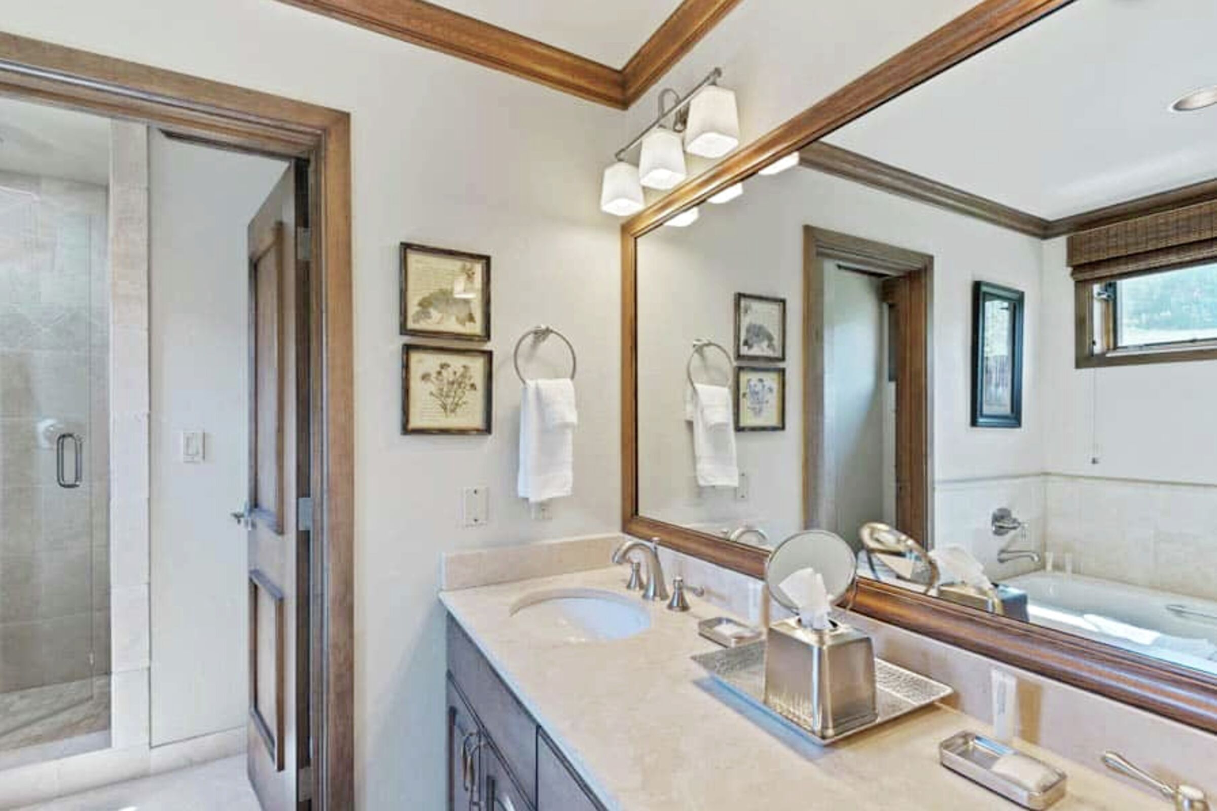 #212 - Master Ensuite Bathroom