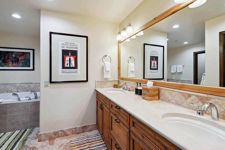 #213 - Master Ensuite Bathroom