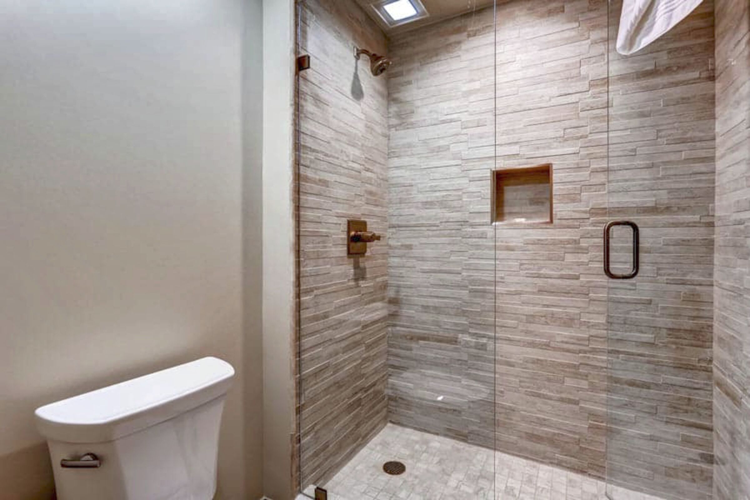 #505 - Ensuite Bathroom