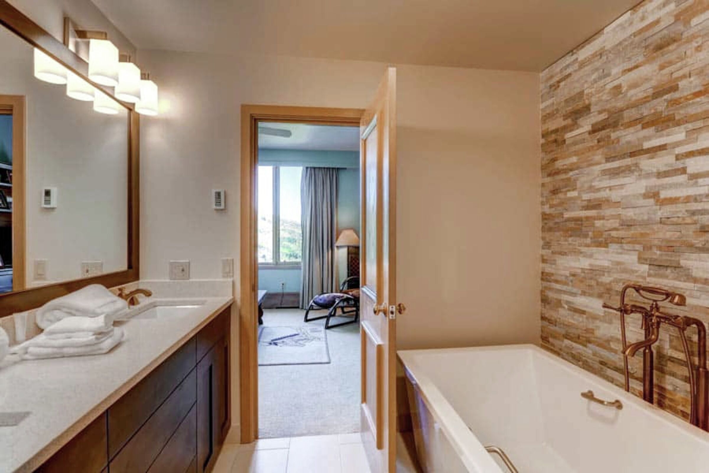 #505 - Master Ensuite Bathroom