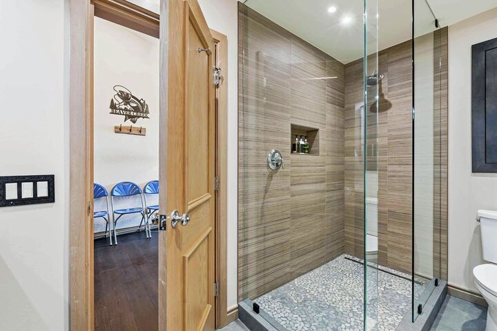 #503 - Ensuite Bathroom
