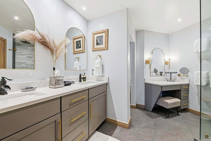 #503 - Master Ensuite Bathroom