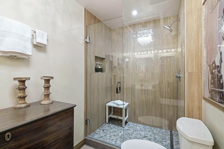 #503 - Bathroom