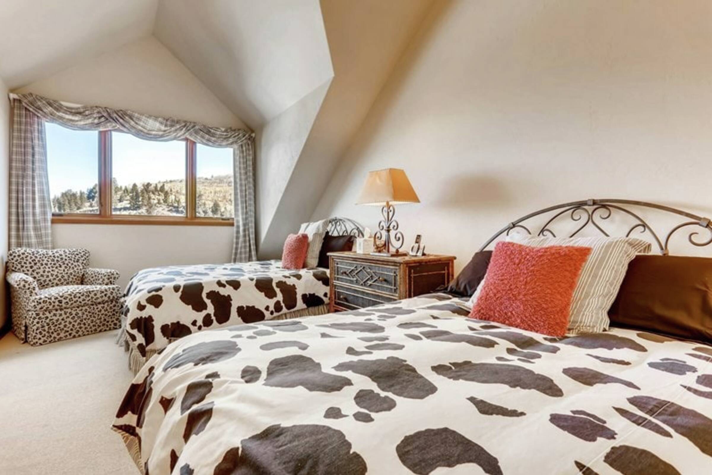#509 - Bedroom