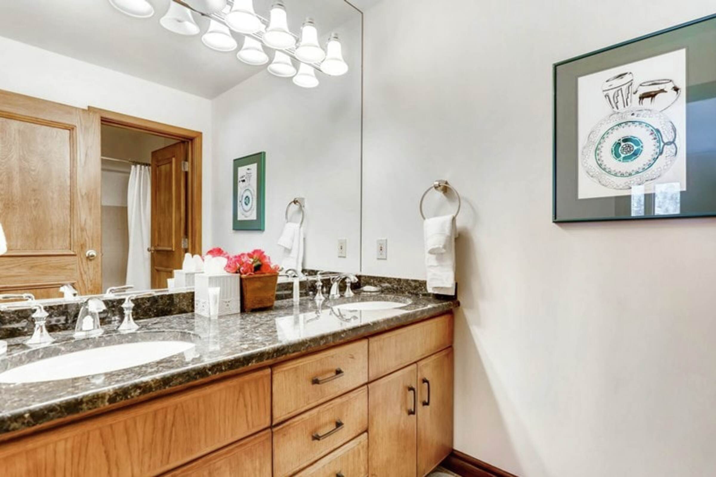 #509 - Ensuite Bathroom