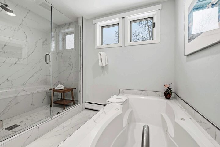 #222 - Master Ensuite Bathroom