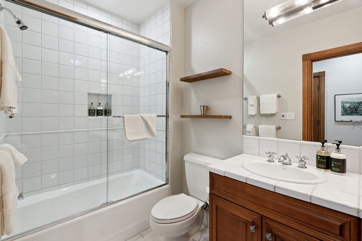 #204 - Bathroom