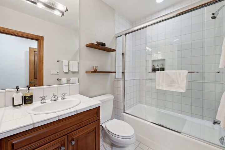 #204 - Bathroom