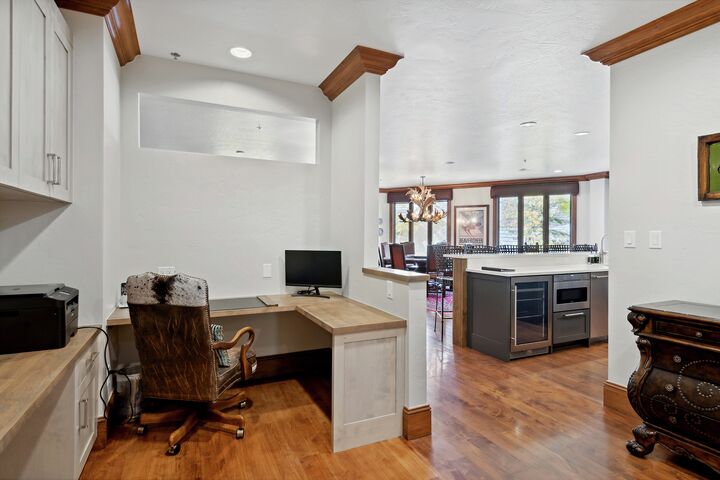 #204 - Office Area