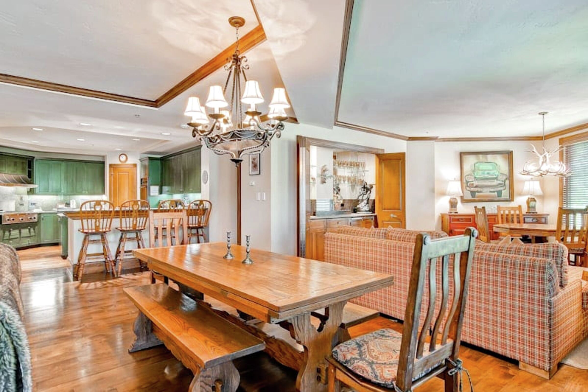 #101 - Dining Area