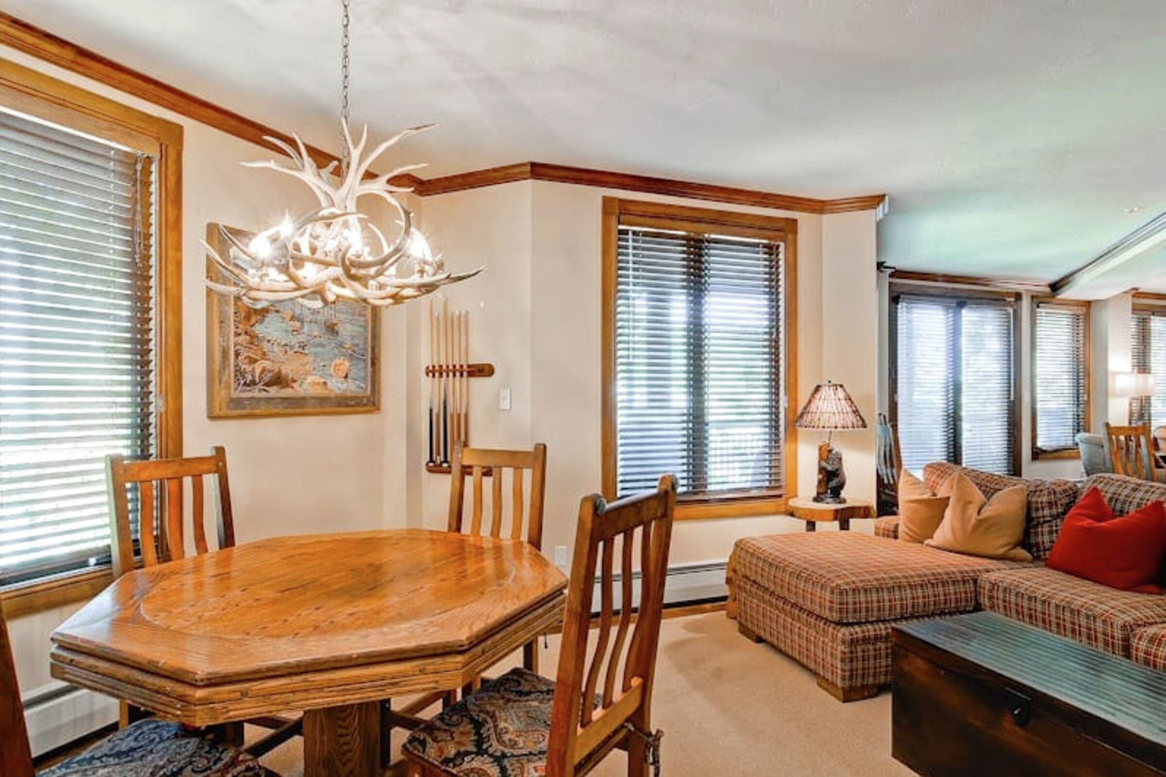 #101 - Living Area with Games Table