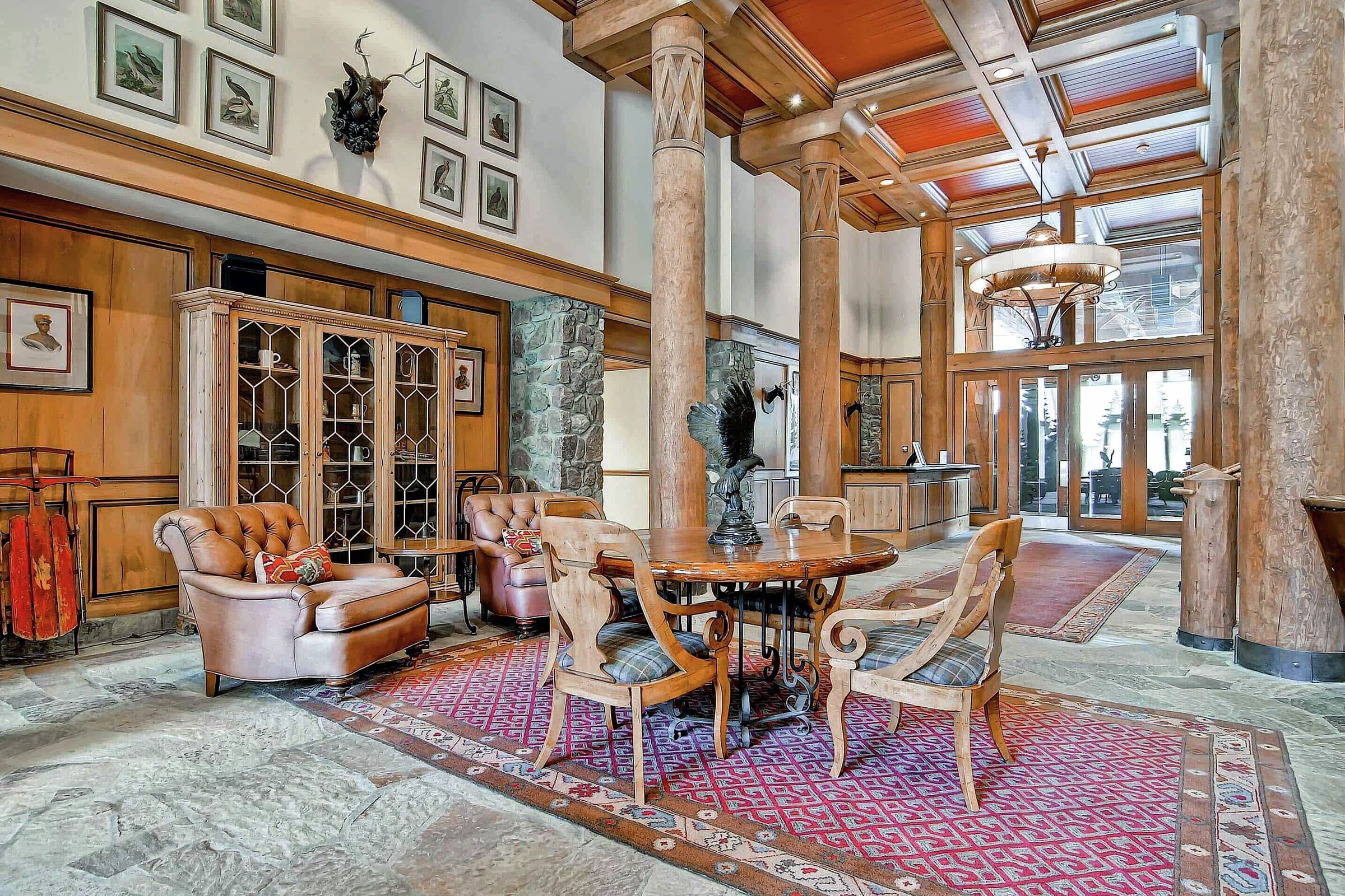 Lobby & Reception