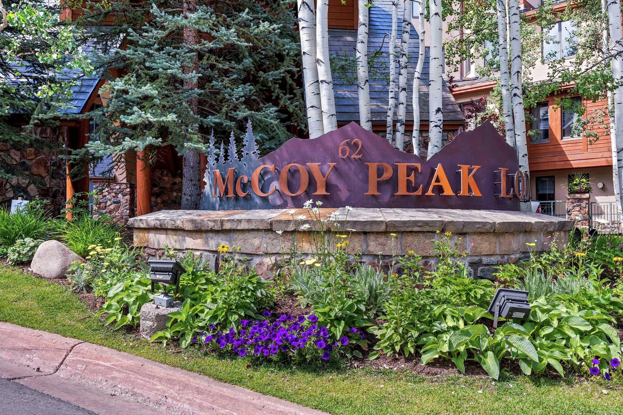 McCoy Peak Lodge