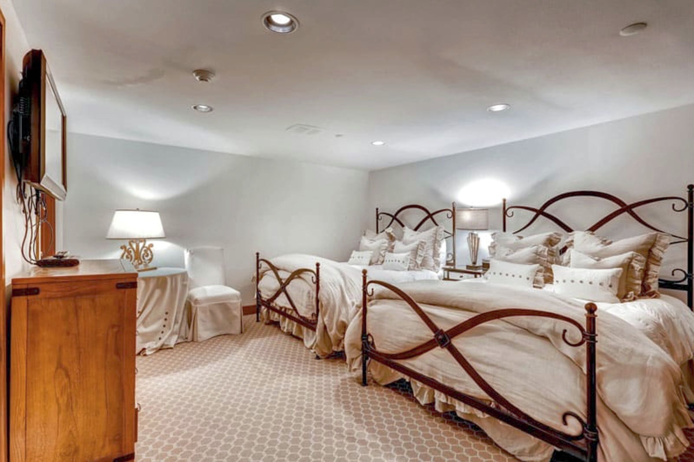 #P2 - Bedroom