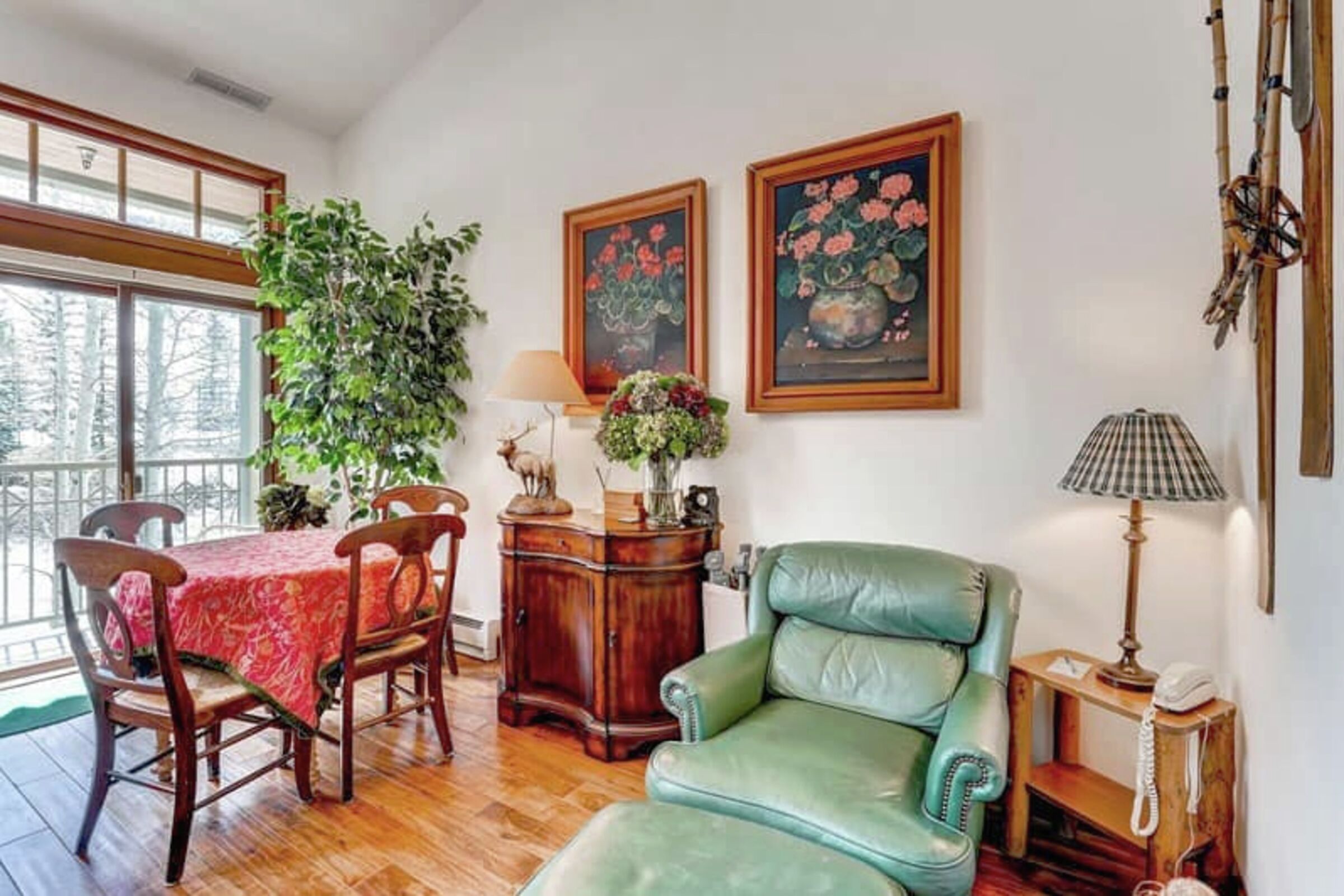 #P2 - Breakfast Nook