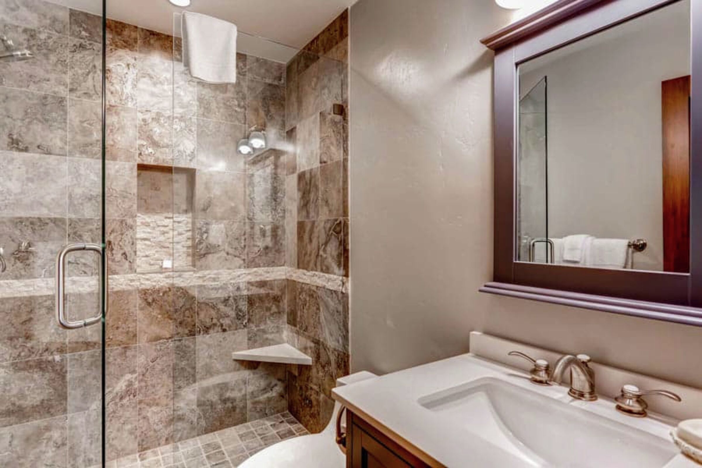 #N5 - Ensuite Bathroom