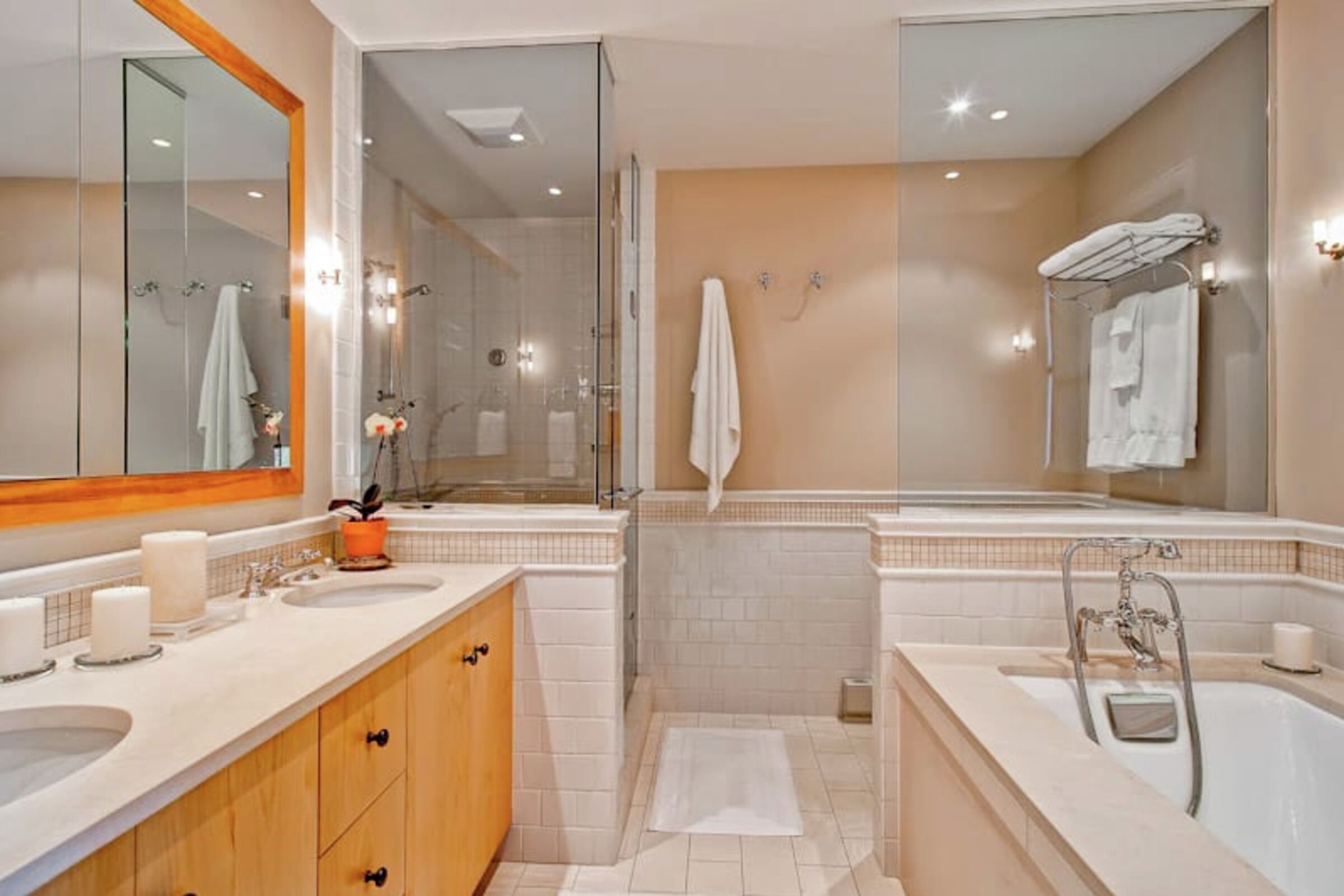 #R4 - Master Ensuite Bathroom