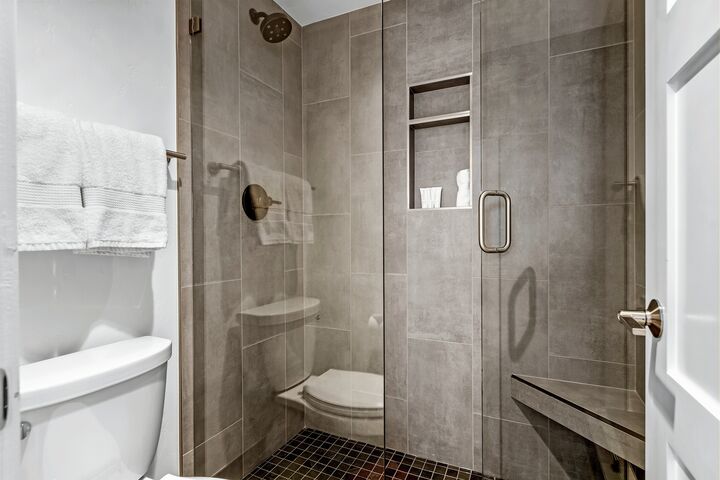 #B1 - Ensuite Bathroom
