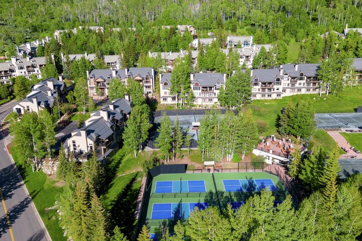 Tennis & Pickleball Courts