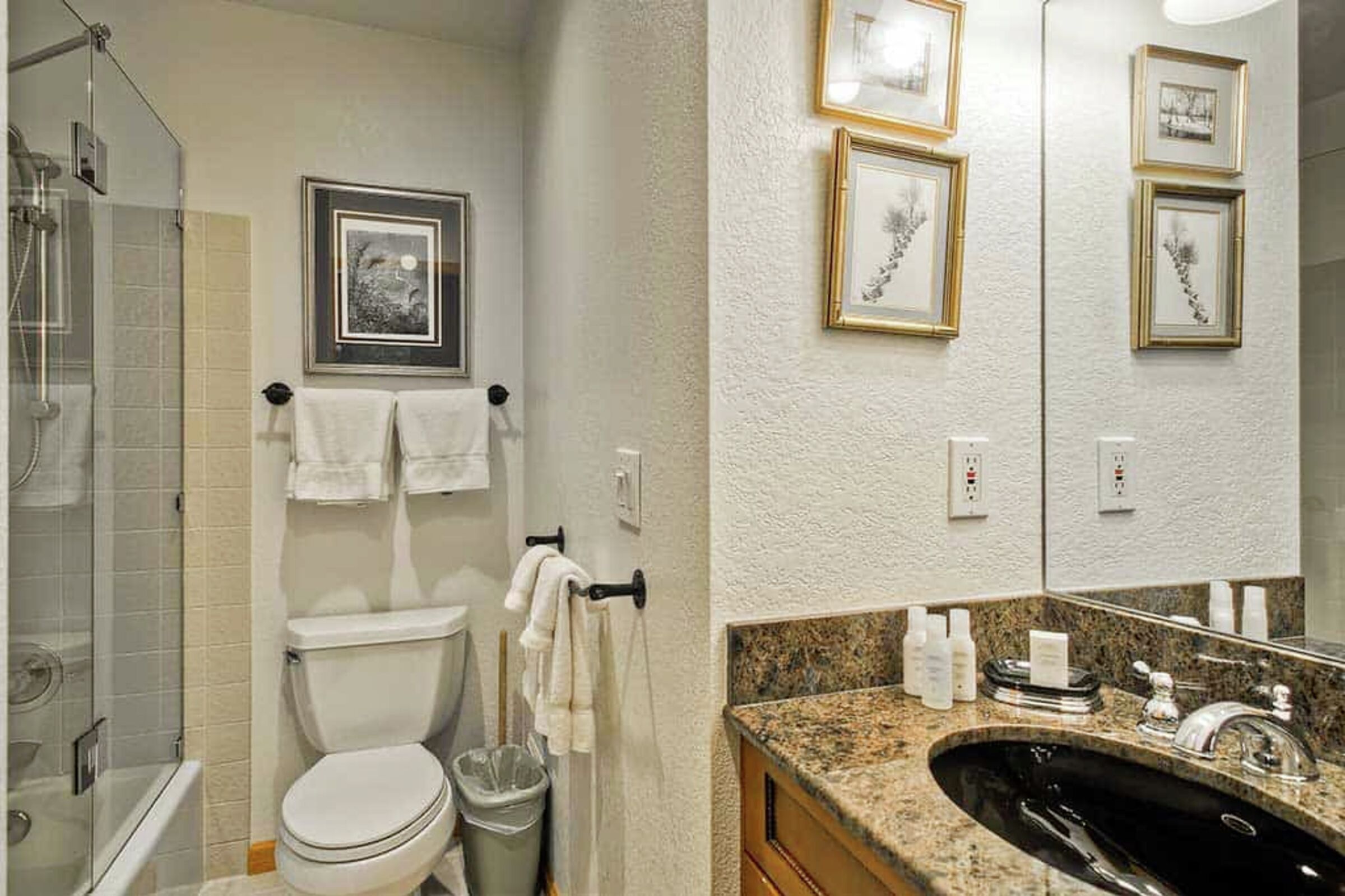 #115 - Ensuite Bathroom