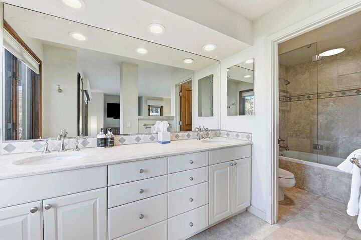 #118 - Master Ensuite Bathroom