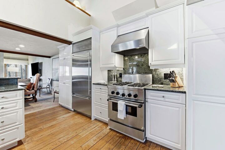 #118 - Kitchen