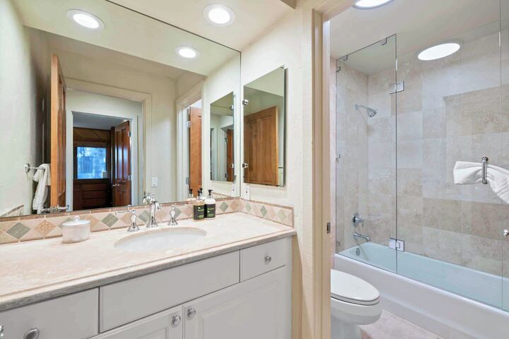 #118 - Bathroom