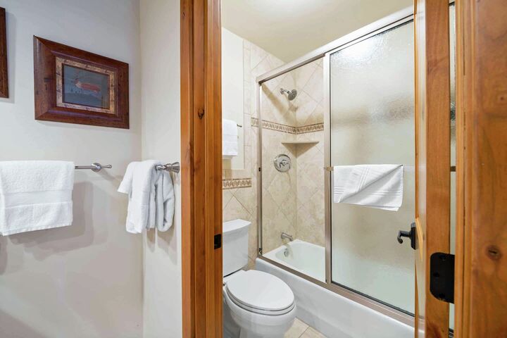 #84 - Master Ensuite Bathroom