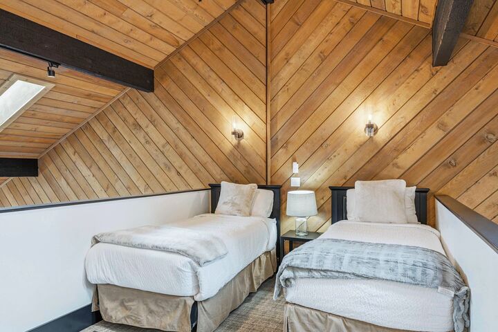 #86 - Loft with Bed