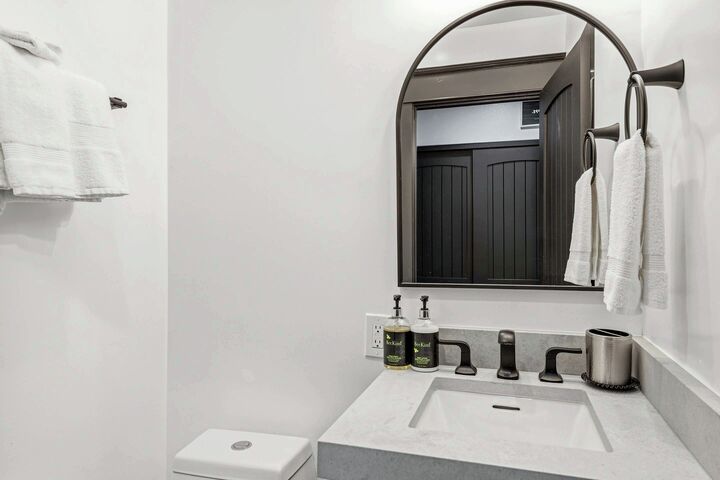 #86 - Bathroom