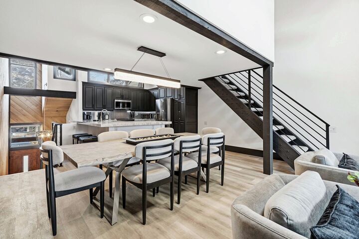 #86 - Dining Room & Kitchen