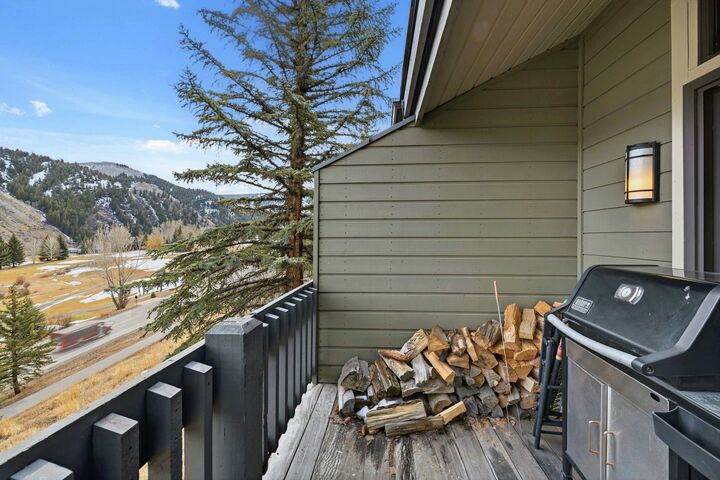 #86 - Balcony