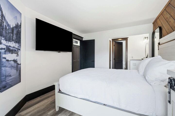#86 - Master Bedroom