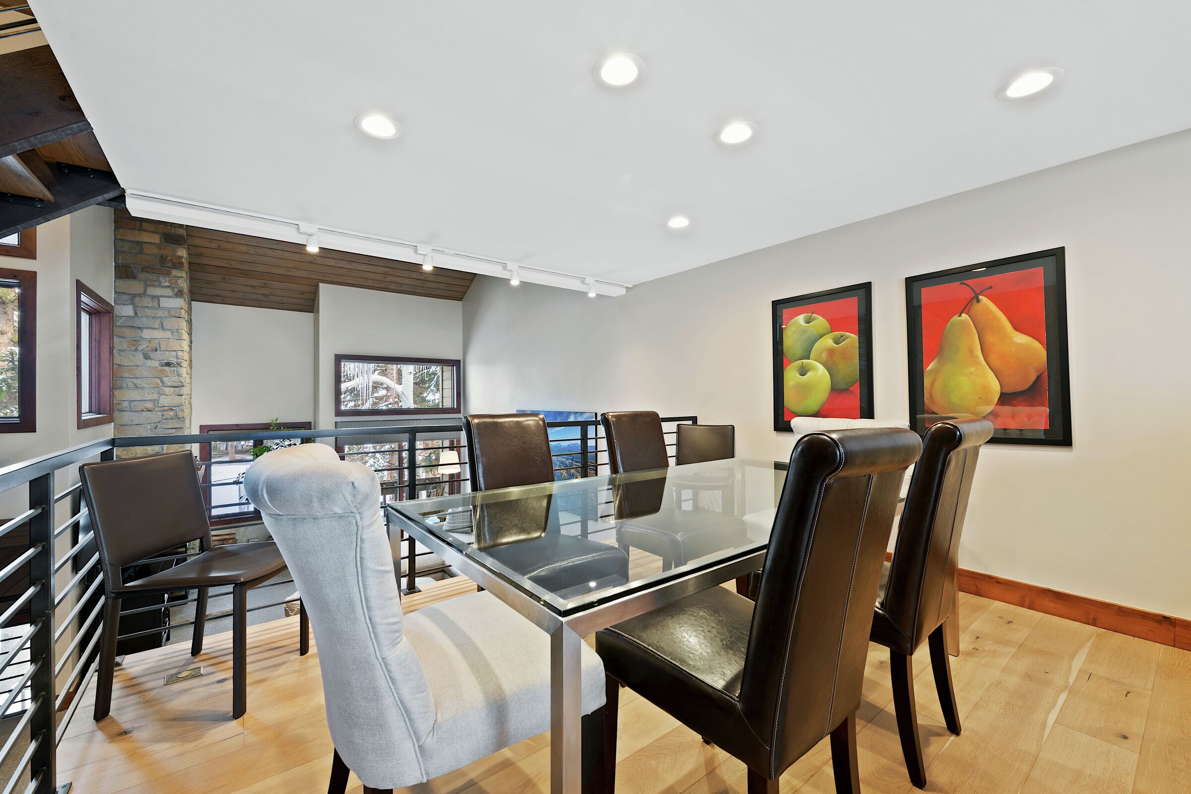 #142 - Dining Area