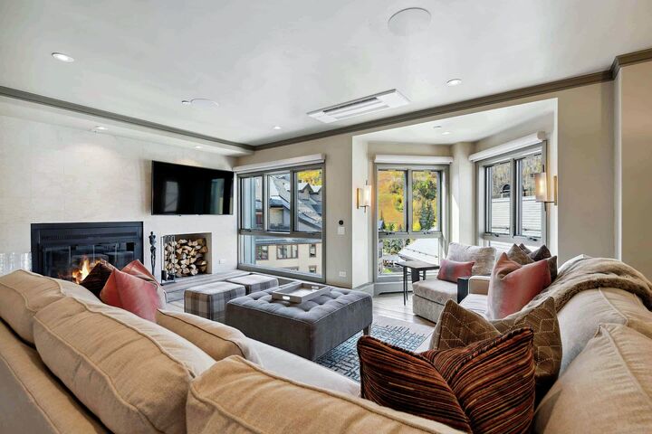 #09 - Living Area