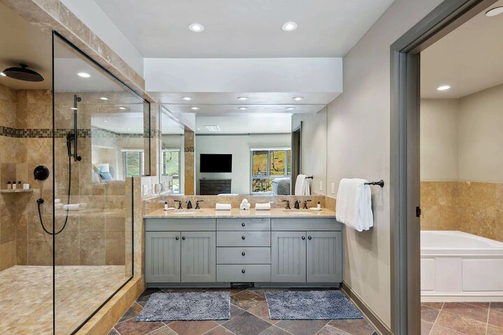 #09 - Master Ensuite Bathroom