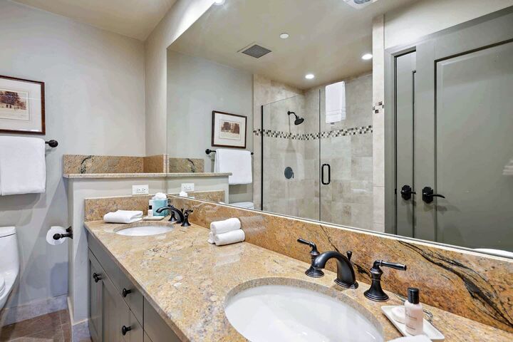 #09 - Ensuite Bathroom