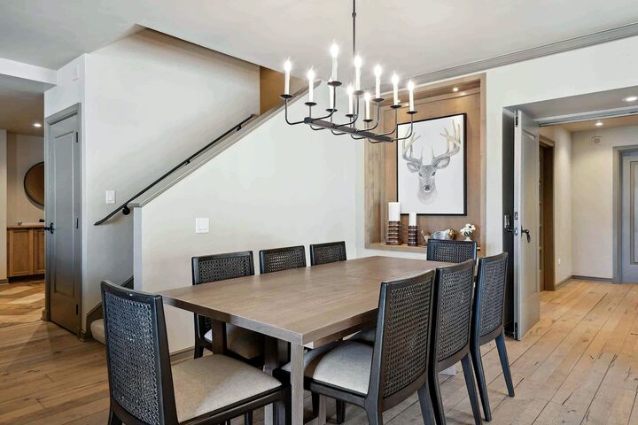 #09 - Dining Area