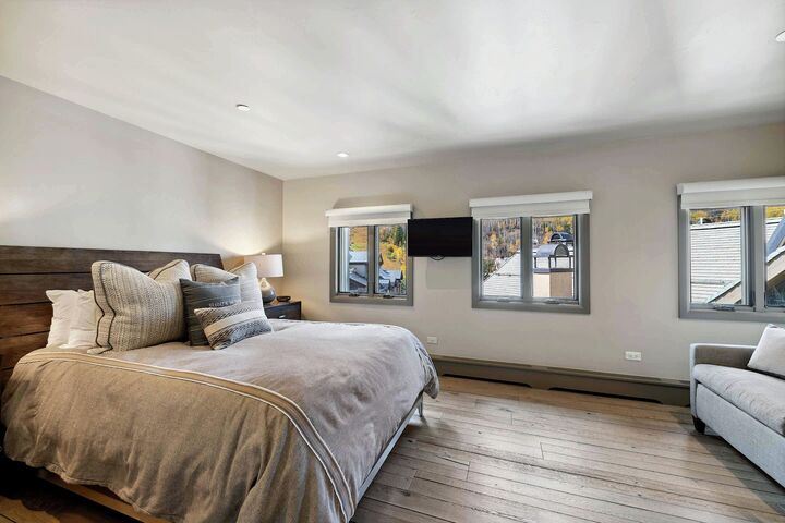 #09 - Bedroom
