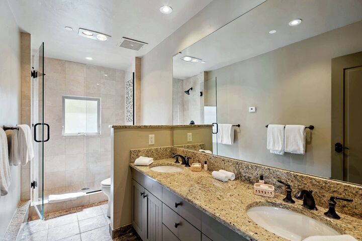 #09 - Ensuite Bathroom