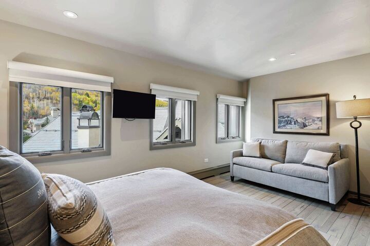 #09 - Bedroom