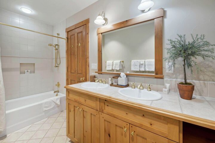#219 - Bathroom