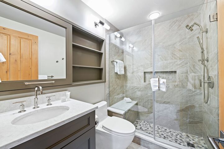 #225 - Bathroom