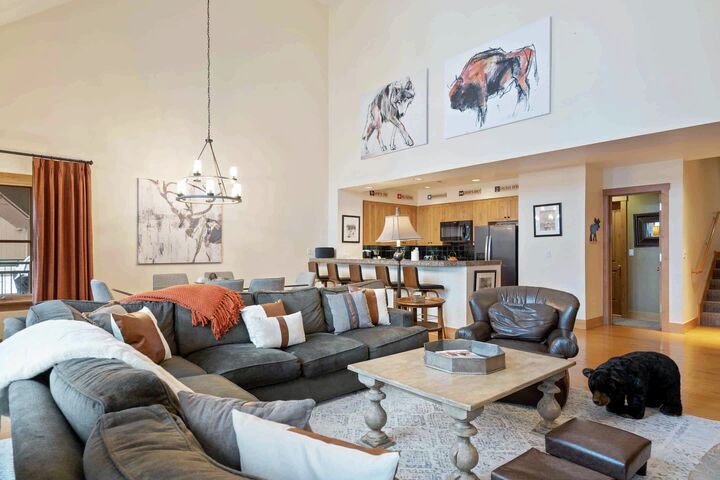 #215 - Living Area