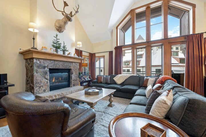 #215 - Living Area