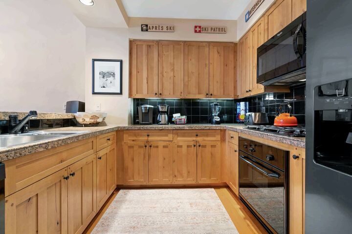 #215 - Kitchen