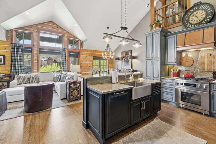 Kitchen & Living Area