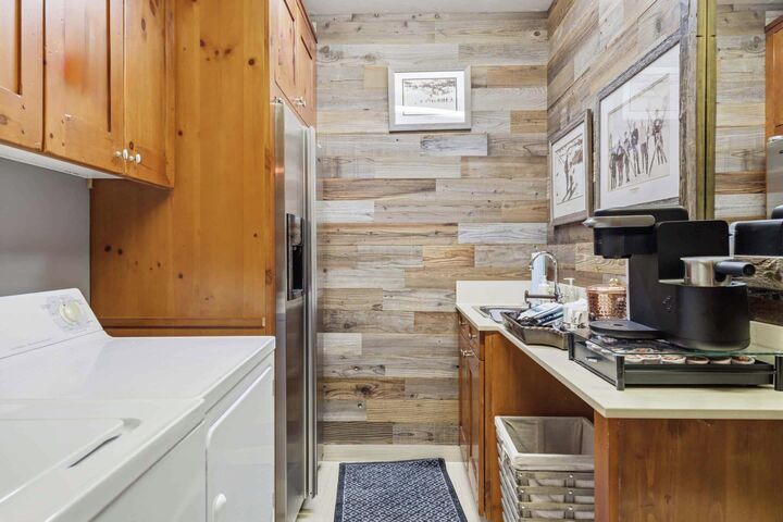 Laundry Room & Wet Bar