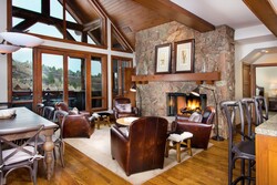 4 Bdrm Platinum - Living Room & Dining Room